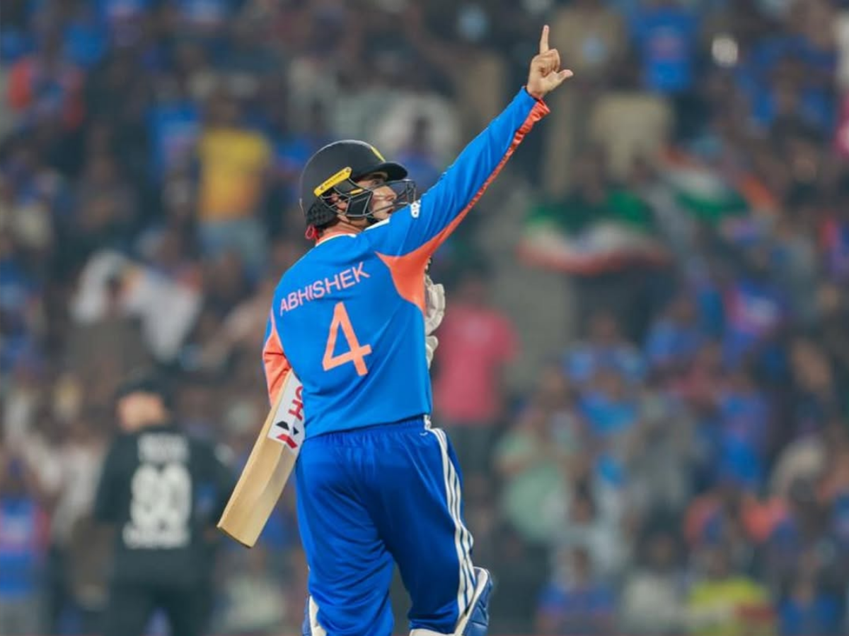 हार्दिक पांड्या की गर्लफ्रेंड माहिका की बर्थडे पार्टी में मचा धमाल, ईशान किशन और कोमल शर्मा का डांस वीडियो वायरल - Photo Gallery