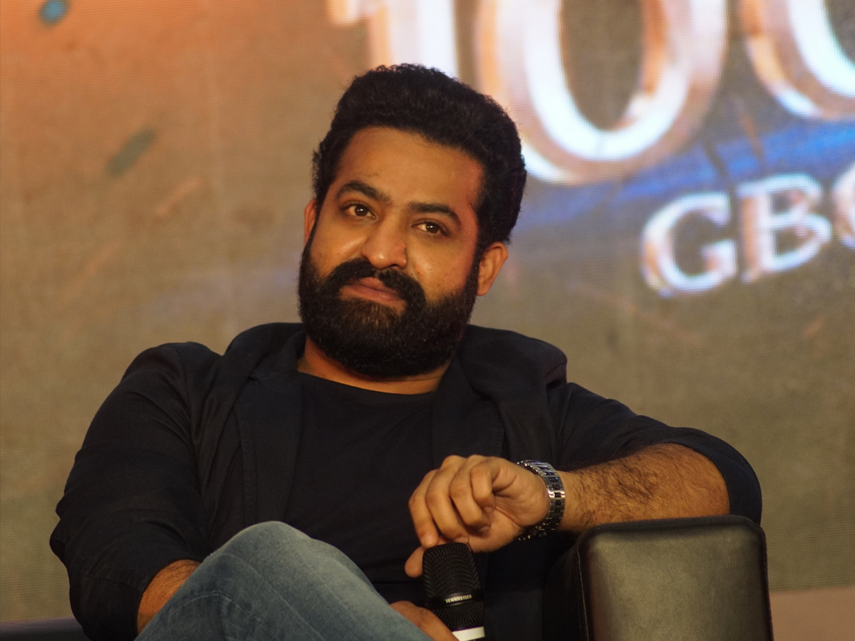 Ormax 2026: लिस्ट में साउथ स्टार्स का दबदबा, जानें पहले नंबर पर कौन-से सुपरस्टार को मिली जगह? - Photo Gallery