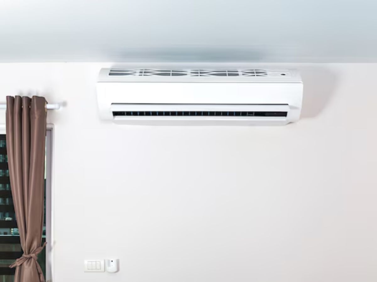 AC Cleaning Tips: गर्मी आने से पहले AC का कर लें ये काम, वरना पसीने में होंगे पागल - Photo Gallery