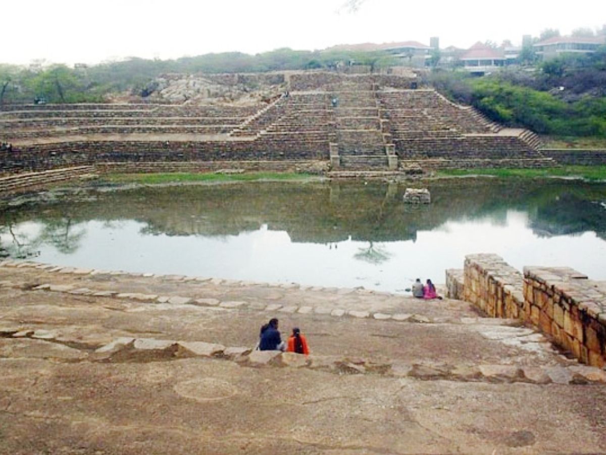 दिल्ली में ये 7 झीलें आपने देखीं क्या? रविवार को गर्लफ्रेंड के साथ घूमने का लें मजा - Photo Gallery