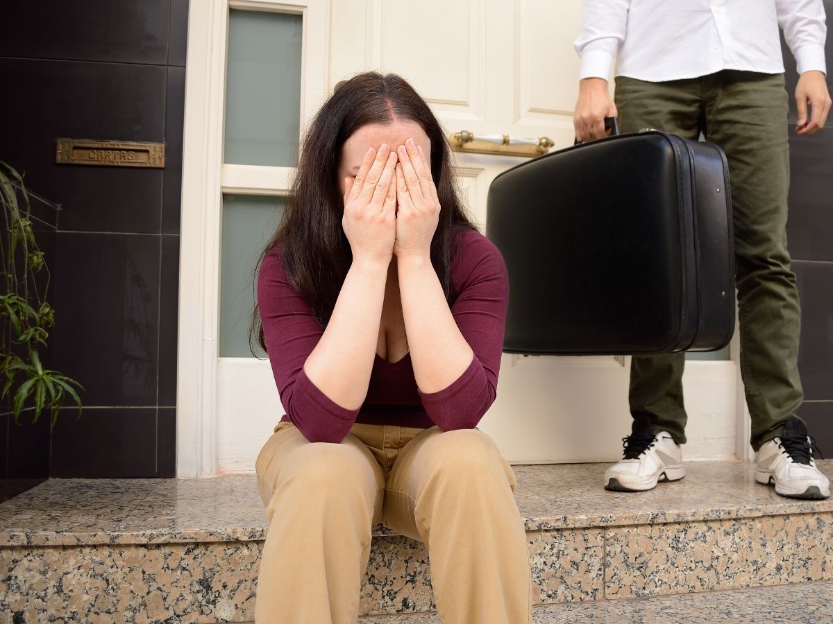 Divorce in Jews: तलाक के बाद भी पति से बंधी रहती है पत्नी, बच्चा करने की भी इजाजत नहीं, जानें यहूदियों की अजीबो गरीब प्रथा - Photo Gallery