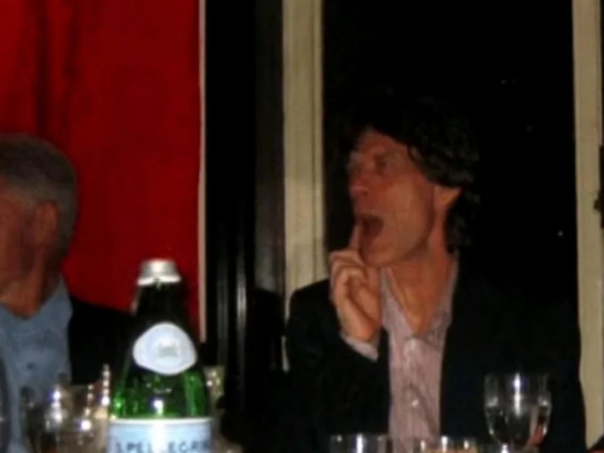 Epstein Files Kya Hai In Hindi: क्या है एपस्टीन फाइल? उस आइलैंड पर कैसे होती थी लड़कियों के साथ दरिंदगी, देखें काले कारनामों का पिटारा - Photo Gallery