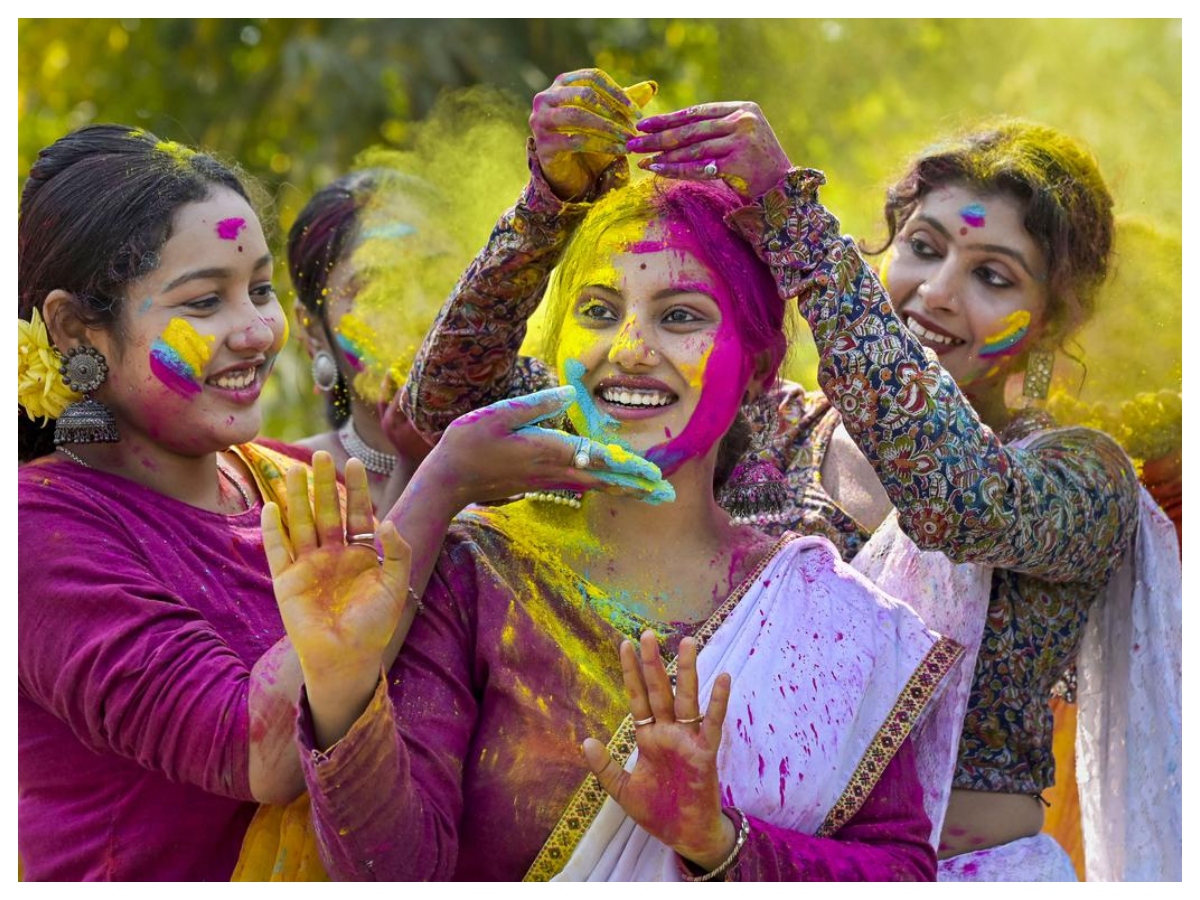 Holi 2026: प्रेमानंद महाराज ने लोगों से होली खेलने से क्यों किया मना, वजह जान चौंक जाएंगे आप - Photo Gallery