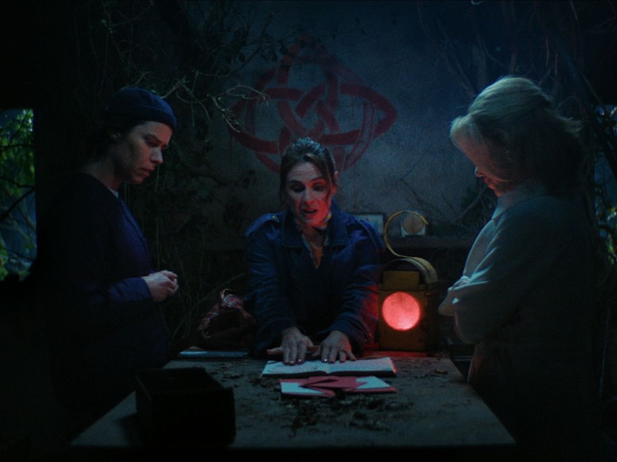 Valentines Day OTT Special: वैलेंटाइन डे पर एंटरटेनमेंट की फुल गारंटी! गर्लफ्रेंड के साथ घर पर देखें OTT पर ये नई सीरीज - Photo Gallery