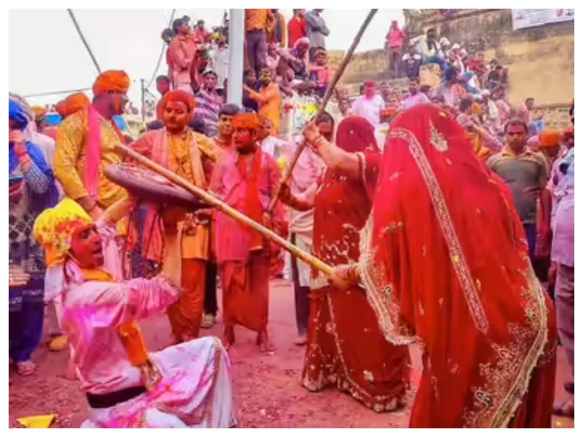 Barsana Lathmar Holi: बरसाने की लट्ठमार होली में कौन बनती है हुरियारन? जानें परंपरा और खास नियम - Photo Gallery