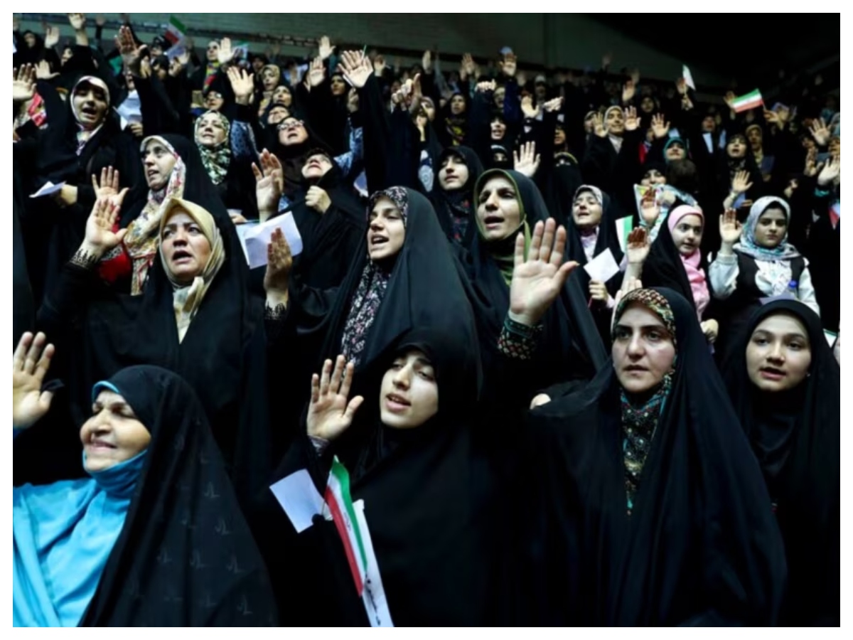 Iran-Israel War: पुरानी सभ्यता से लेकर आधुनिक ताकत तक, ईरान के बारे में जानें ये रोचक तथ्य - Photo Gallery