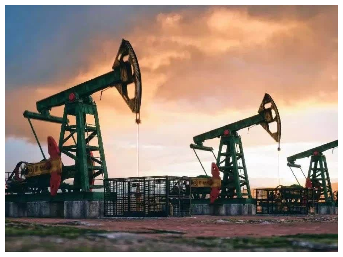 Iran-Israel War: पुरानी सभ्यता से लेकर आधुनिक ताकत तक, ईरान के बारे में जानें ये रोचक तथ्य - Photo Gallery