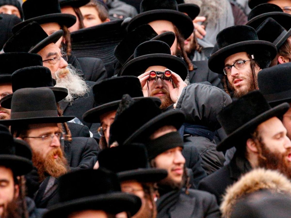 Coca-Cola: कोका-कोला का खुला सबसे बड़ा राज़, क्या कंपनी अलग-अलग धर्मों के लिए बनाती है अलग ड्रिंक? - Photo Gallery