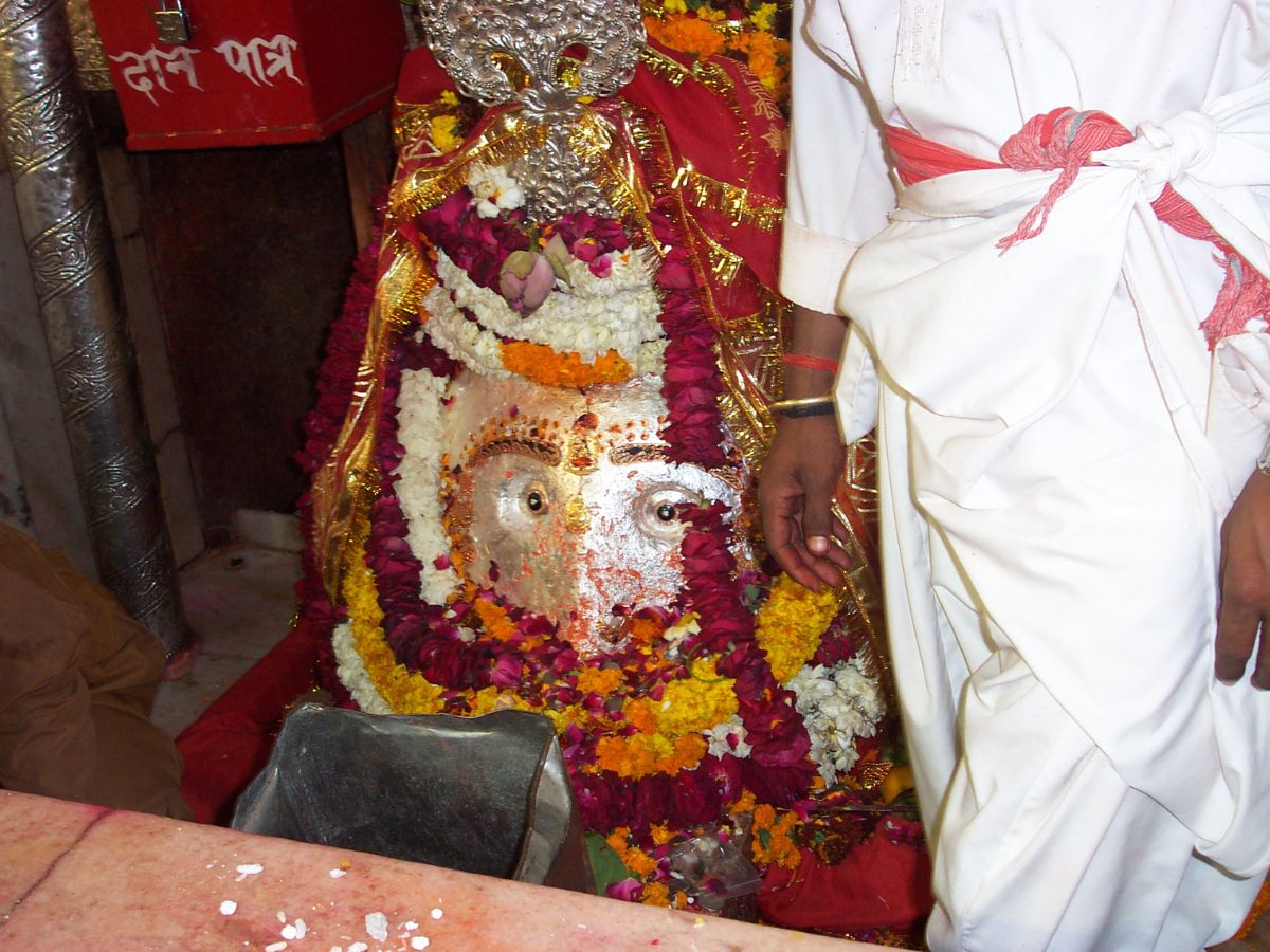 Chandra Grahan 2026: दिल्ली का ये फेमस मंदिर ग्रहण में भी रहता है खुला, कभी नहीं बंद होते कपाट - Photo Gallery