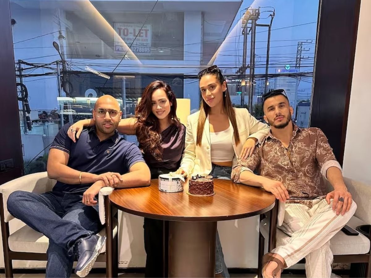 कौन है अब्दुल अजीम? जिनके प्यार में पड़ीं जैकी श्रॉफ की बेटी; जुदाई के वक्त छलके आंसू - Photo Gallery