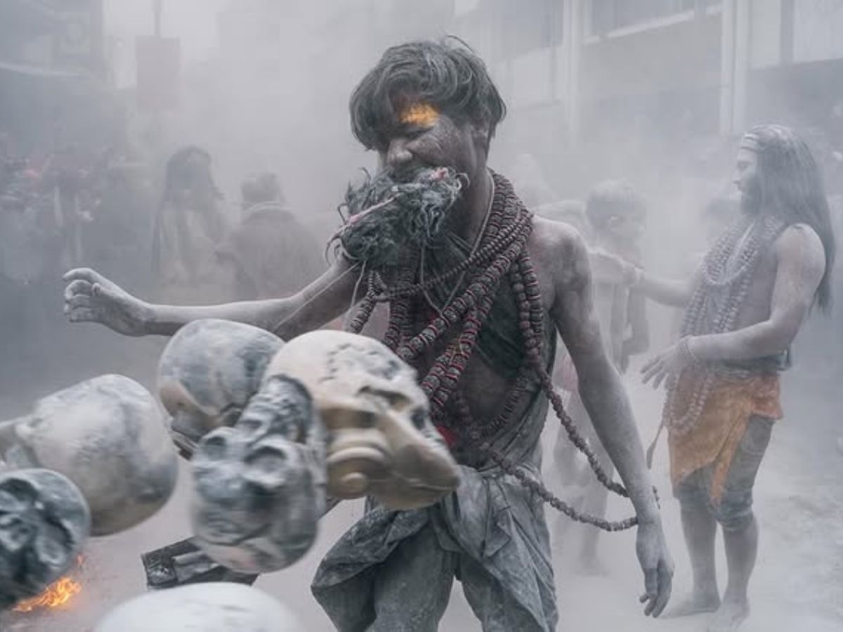 Holi 2026: आस्था या अंधविश्वास, श्मशान की मसान होली को लेकर चौंकाने वाली मान्यताएं; महिलाओं को क्यों रखा जाता है दूर? - Photo Gallery