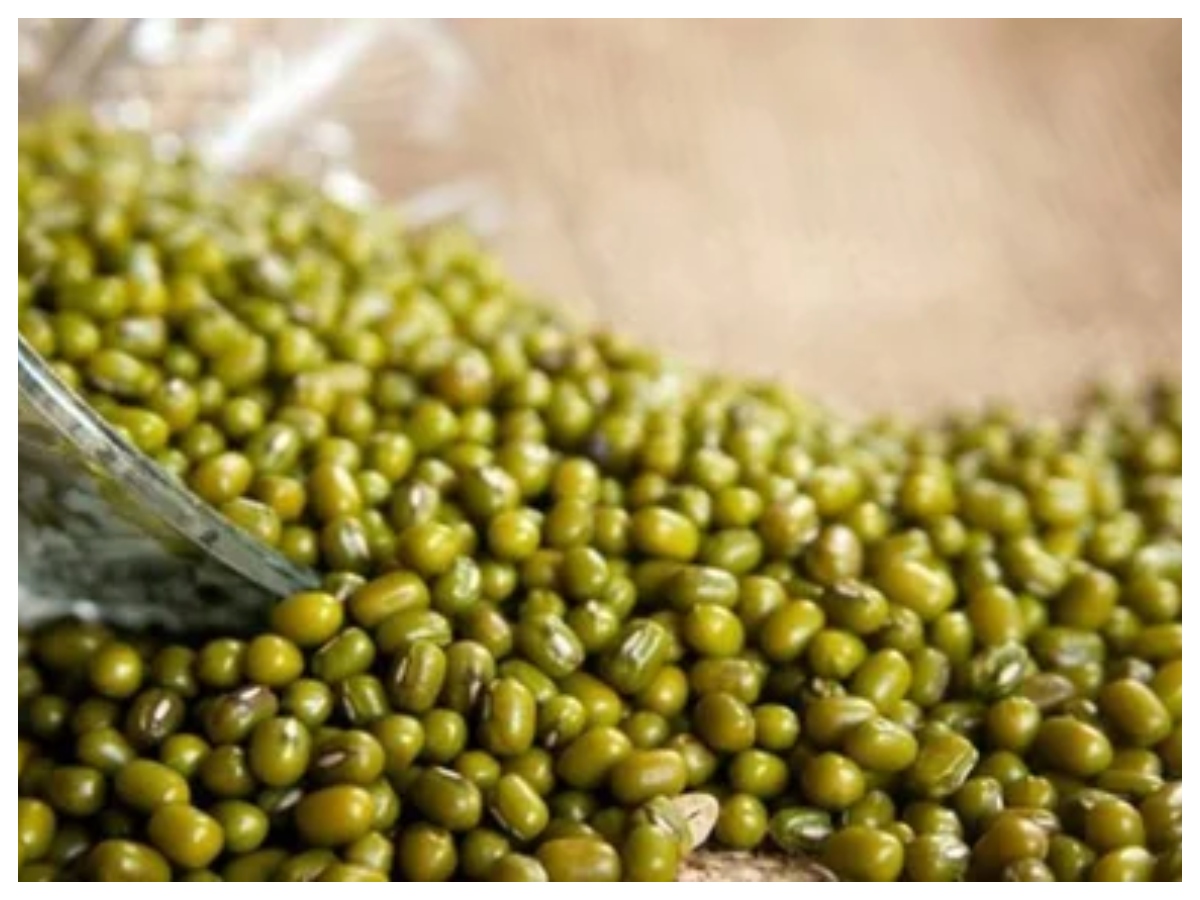 Moong dal benefits: क्या मूंग दाल से घटता है खराब कोलेस्ट्रॉल? जानें दिल की सेहत पर कितना असरदार - Photo Gallery
