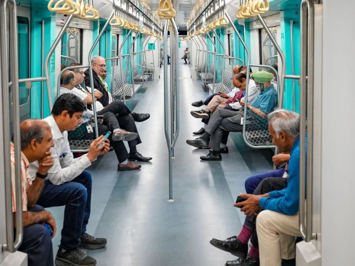 Noida Metro: अब मिलेगा नोएडा वालो को आराम! CM Yogi ने दी बड़ी सौगात, परी चौक से बॉटनिकल गार्डन तक चलेगी मेट्रो - Photo Gallery