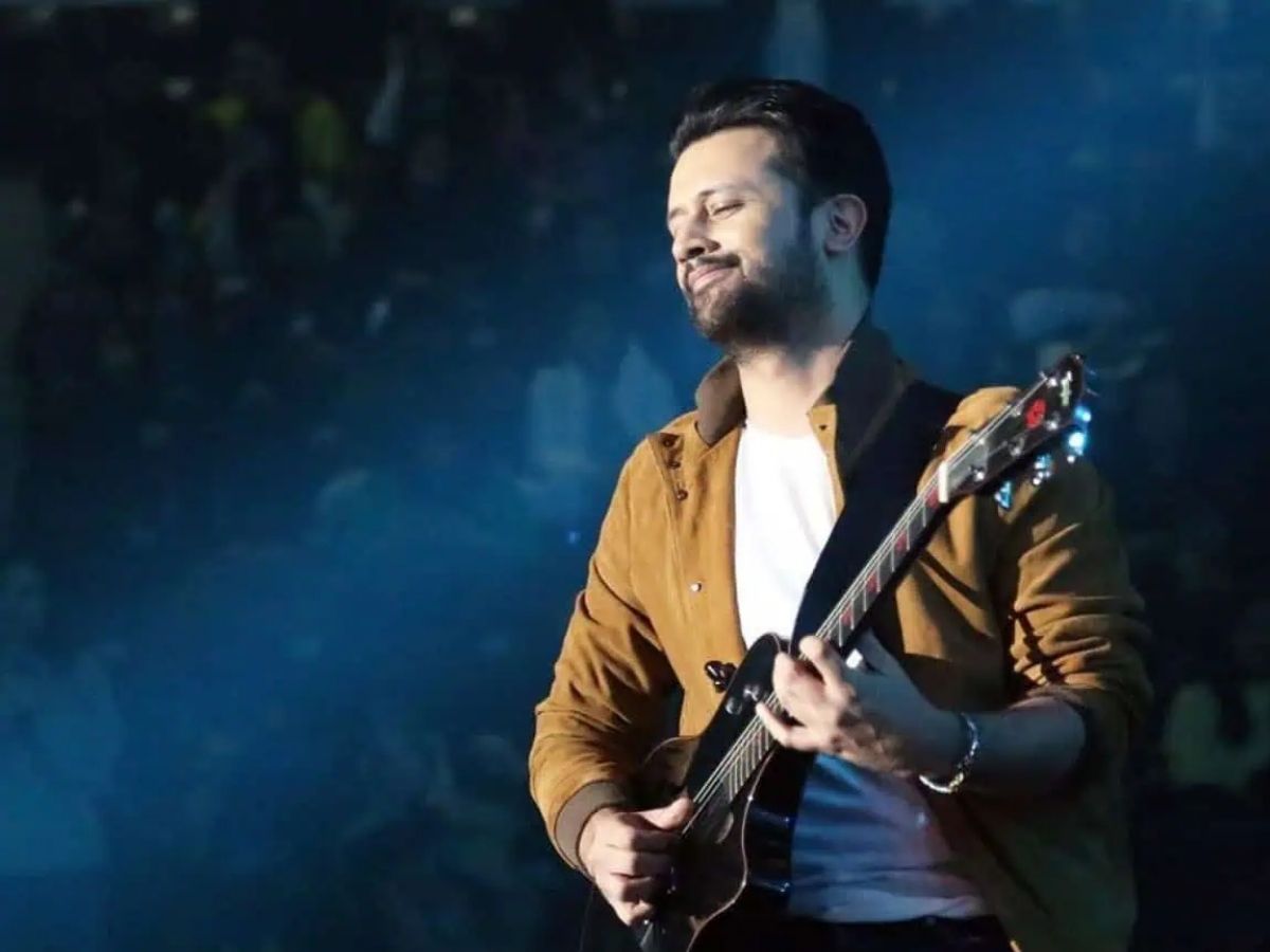 Pakistani Celebrities: पाकिस्तान से भले ही करते हैं नफरत! लेकिन भारतीयों के मन में बसते हैं ये कलाकार - Photo Gallery