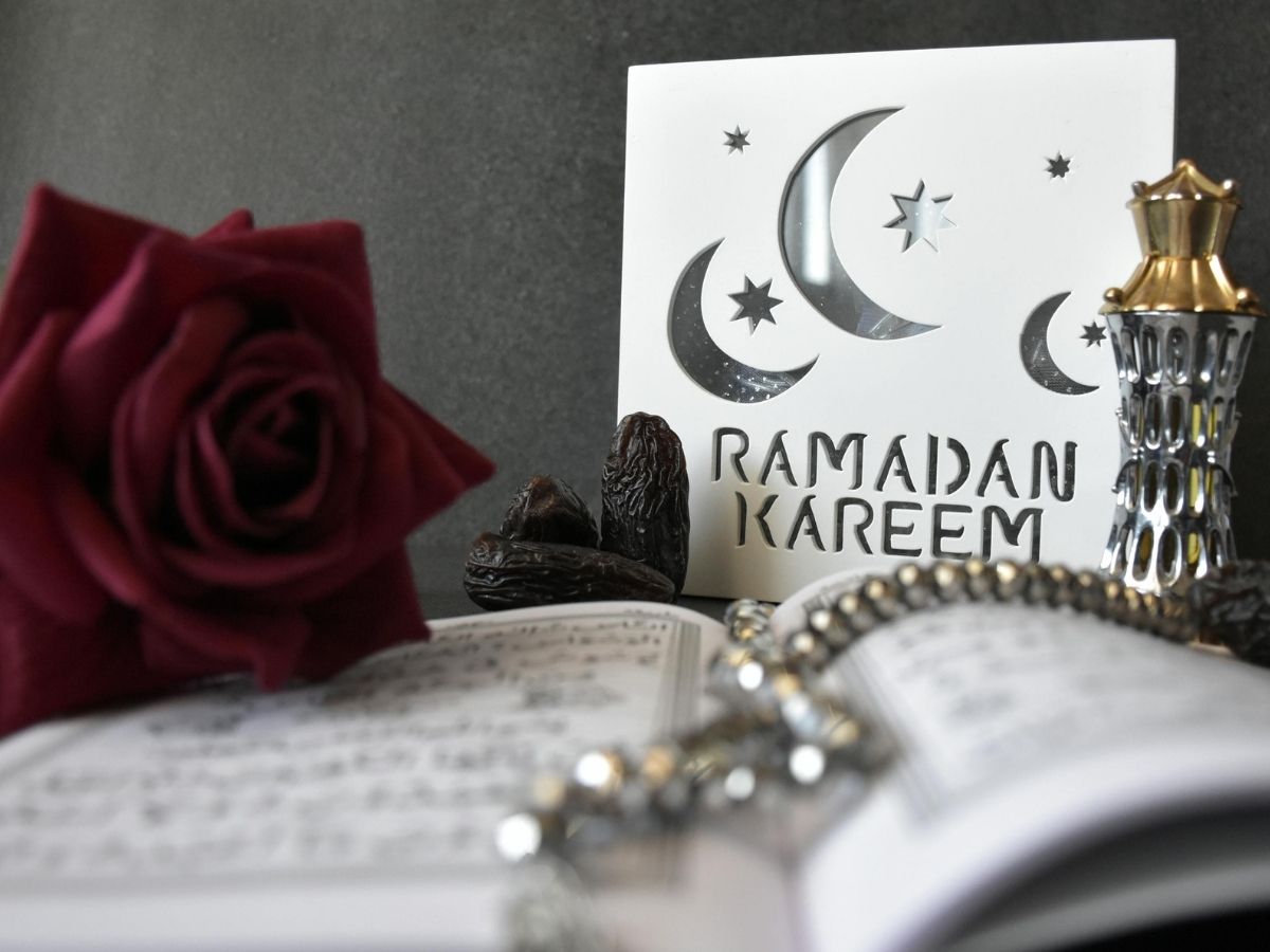 Ramadan Wishes 2026: सेहरी की बरकत और इफ्तार की मिठास! कुछ ऐसे ही खास संदेशों से अपनों को दें रमजान की मुबारकबाद - Photo Gallery