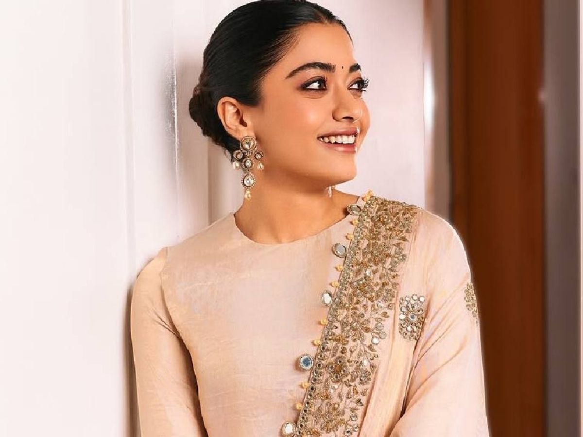 Rashmika Mandanna Wedding Outfit: शादी सीजन में क्या पहनें? रश्मिका मंदाना की स्टाइल प्लेबुक दे रही है परफेक्ट जवाब - Photo Gallery