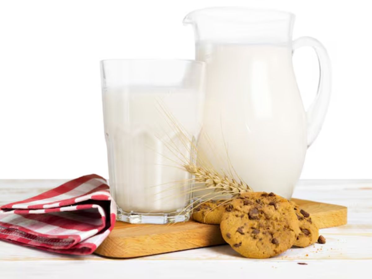 Raw vs pasteurized milk:  क्या होत है पाश्चराइज्ड दूध? इसे उबालना चाहिए या नहीं? - Photo Gallery