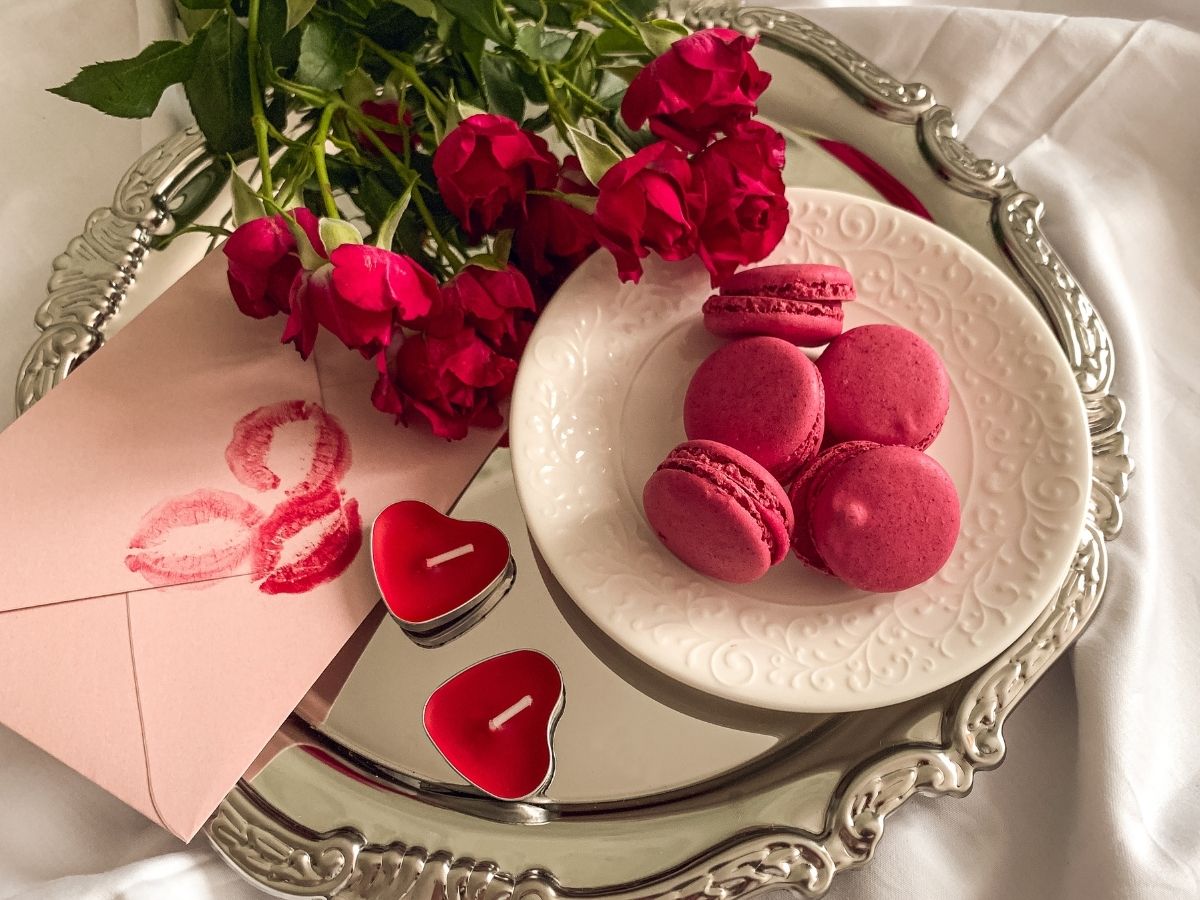 Rose Day Wishes: एक गुलाब तेरे नाम! रोज डे पर अपने हमसफर को भेजें ये प्यार भरा पैगाम - Photo Gallery