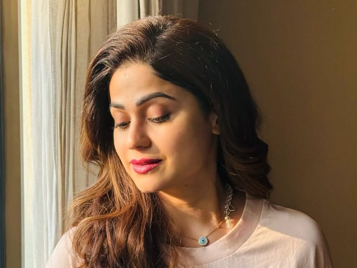 शमिता बॉलीवुड एक्ट्रेस शिल्पा शेट्टी की छोटी बहन हैं. आज वह 2 फरवरी को अपना जन्मदिन मना रही है. - Photo Gallery