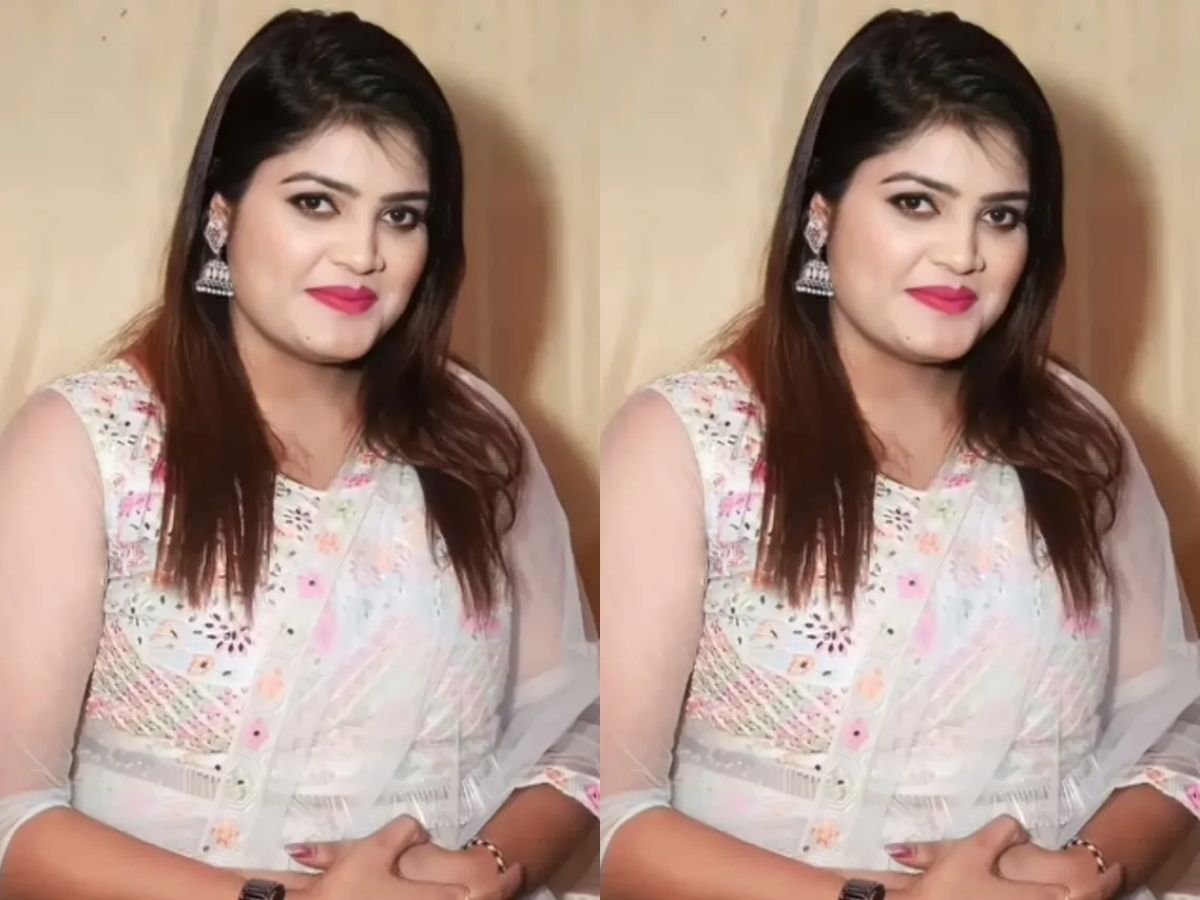 ‘आपका रेट क्या है?’ सवाल सुनते ही भड़की भोजपुरी सिंगर, गुस्से में उतारी सैंडल और फिर… - Photo Gallery