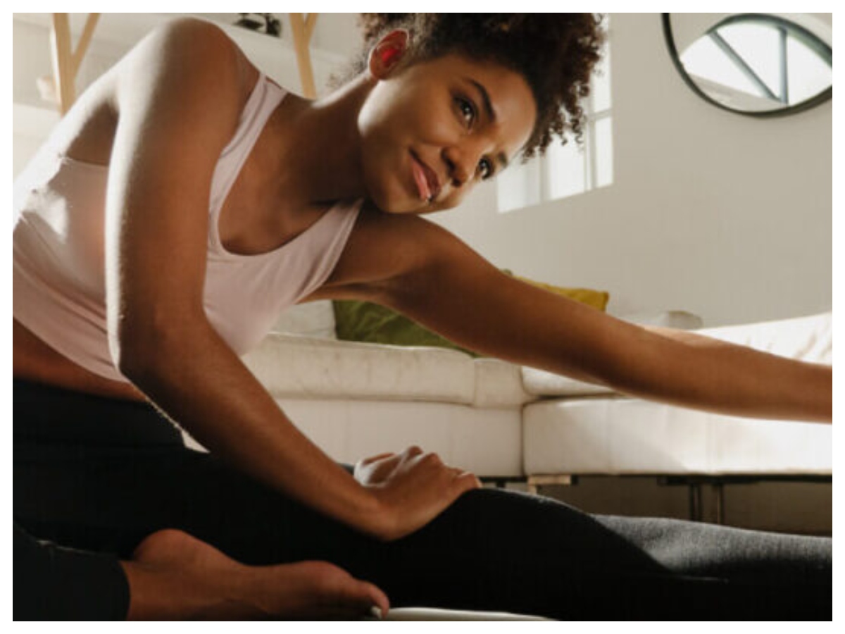 Benefits of stretching: स्ट्रेचिंग क्यों है फिटनेस का सबसे जरूरी हिस्सा?लचीलापन बढ़ाने और चोट से बचने का आसान तरीका - Photo Gallery