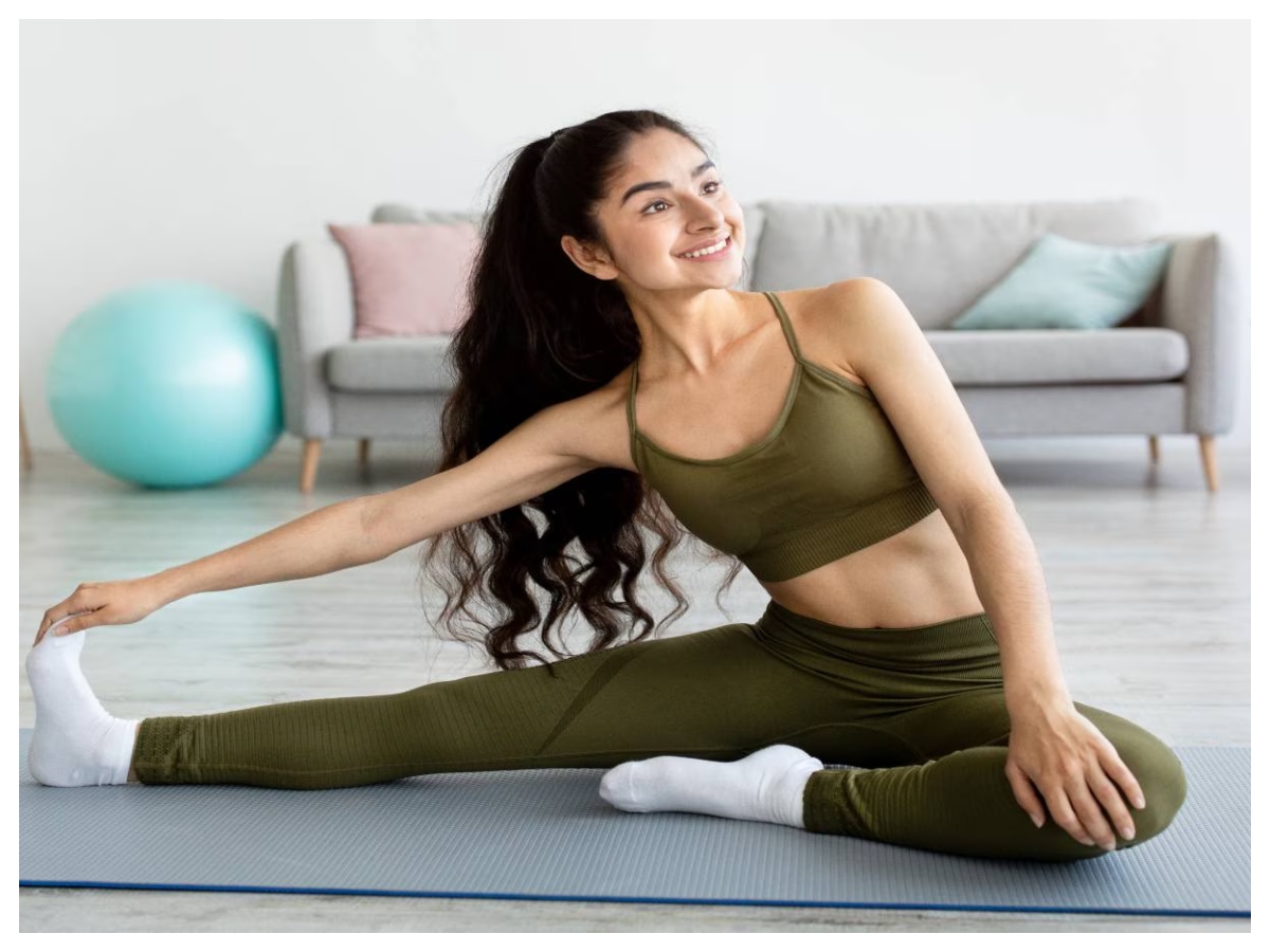 Benefits of stretching: स्ट्रेचिंग क्यों है फिटनेस का सबसे जरूरी हिस्सा?लचीलापन बढ़ाने और चोट से बचने का आसान तरीका - Photo Gallery