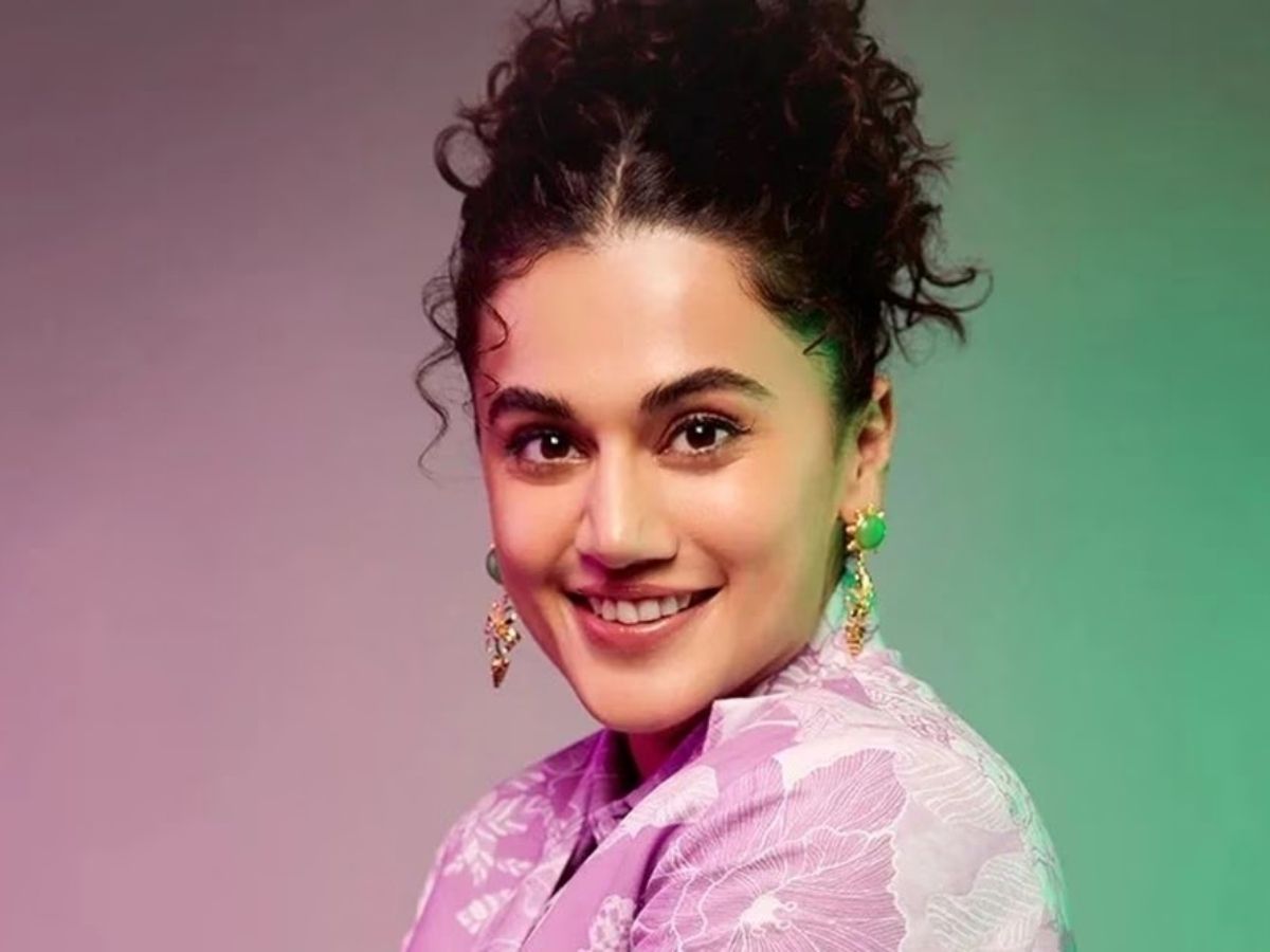 PHOTOS: खूबसूरती में क्लास, स्टाइल में मास्टर, तापसी पन्नू की ये तस्वीरें कर देंगी आपको दीवाना - Photo Gallery