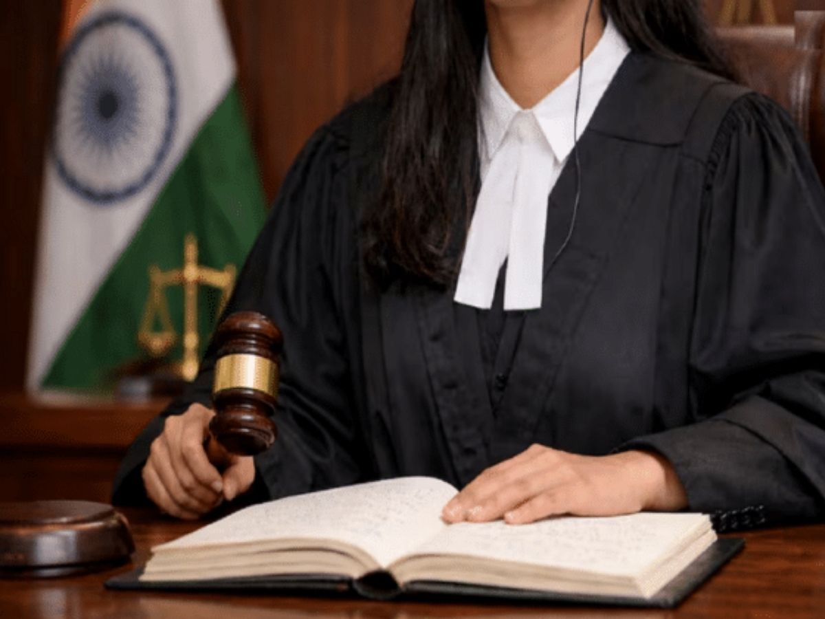 Thanya Nathan C: कौन हैं थान्या नाथन? जो बनी केरल की पहली ब्लाइंड जज, हिम्मत और मेहनत से हासिल की कानून की कुर्सी - Photo Gallery