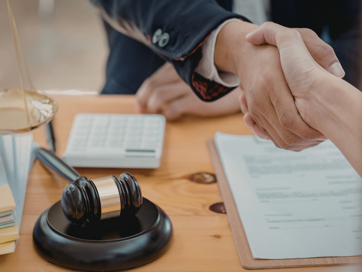 Thanya Nathan C: कौन हैं थान्या नाथन? जो बनी केरल की पहली ब्लाइंड जज, हिम्मत और मेहनत से हासिल की कानून की कुर्सी - Photo Gallery