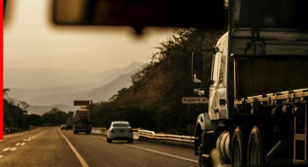 Unnao Accident: उन्नाव में खौफनाक मंजर! ट्रक ने बाइक सवार परिवार को कुचला, 4 लोगों की दर्दनाक मौत