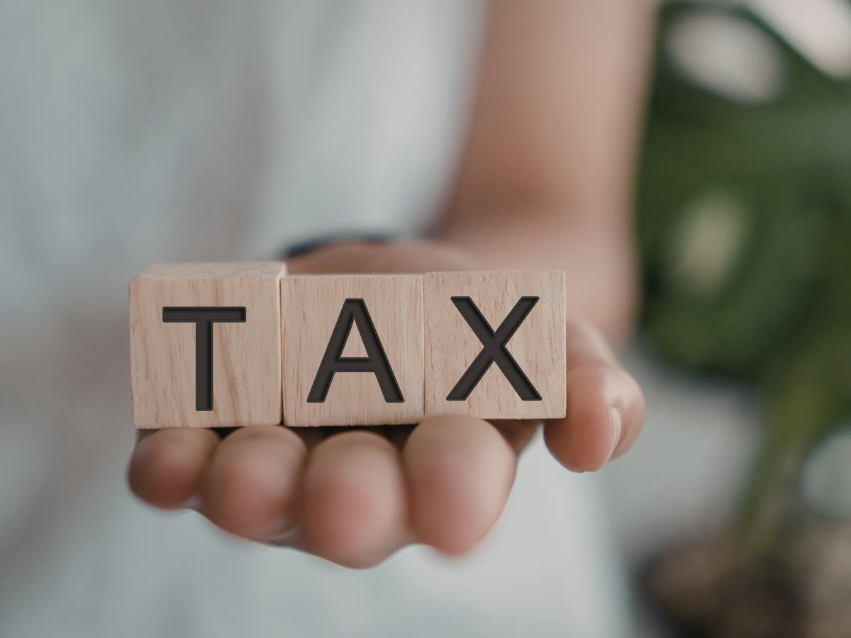 1 अप्रैल से बदलेंगे ये नियम, टैक्स से FASTag तक, जेब पर पड़ेगा सीधा असर - Photo Gallery