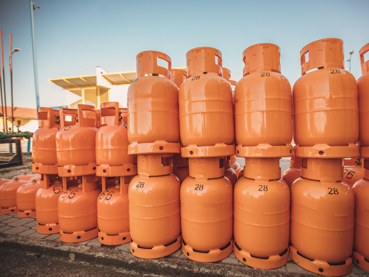 क्यों सुरक्षित है PNG सप्लाई? समझिए LPG और गैस संकट का पूरा गणित - Photo Gallery