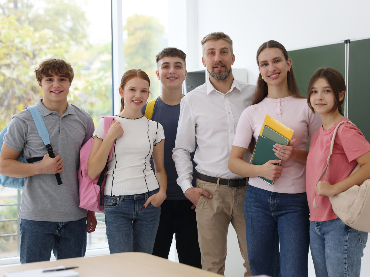 10वीं पास छात्रों के लिए सुनहरा मौका, फ्री में होगी JEE-NEET तैयारी; यहां जानें सारी डिटेल्स - Photo Gallery