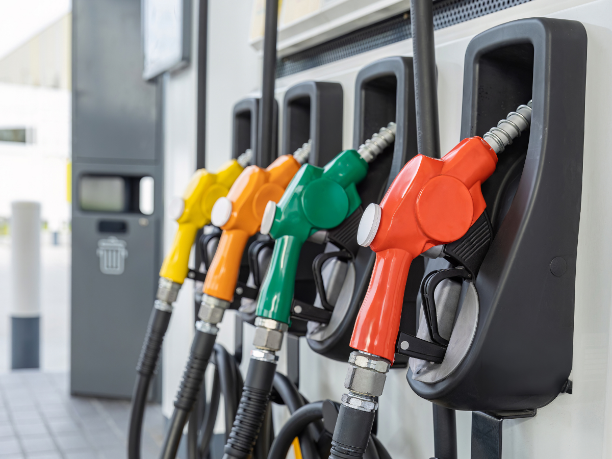 पेट्रोल-डीजल महंगा? फ्यूल क्रेडिट कार्ड से हर साल बचा सकते हैं हजारों रुपये! समझें कैसे - Photo Gallery