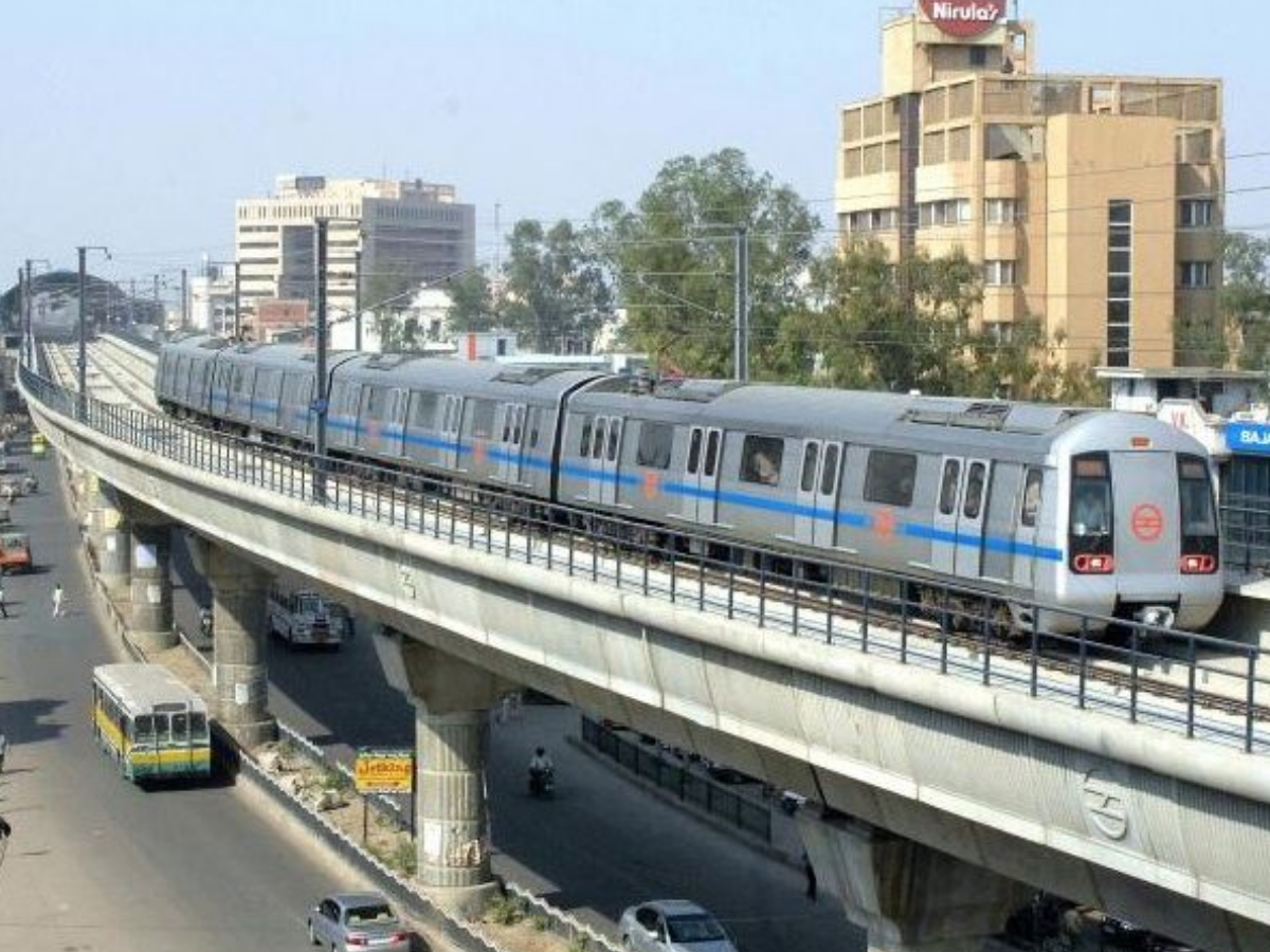 Delhi Metro Timing: होली पर बदला दिल्ली मेट्रो का शेड्यूल, 4 मार्च को इतने बजे से शुरू होंगी सेवाएं; डीएमआरसी का बड़ा ऐलान - Photo Gallery