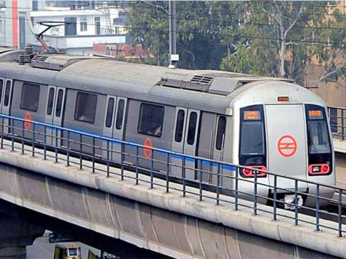 Delhi Metro Timing: होली पर बदला दिल्ली मेट्रो का शेड्यूल, 4 मार्च को इतने बजे से शुरू होंगी सेवाएं; डीएमआरसी का बड़ा ऐलान - Photo Gallery
