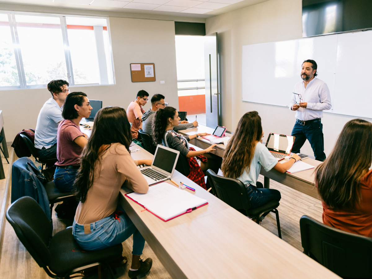 10वीं पास छात्रों के लिए सुनहरा मौका, फ्री में होगी JEE-NEET तैयारी; यहां जानें सारी डिटेल्स - Photo Gallery