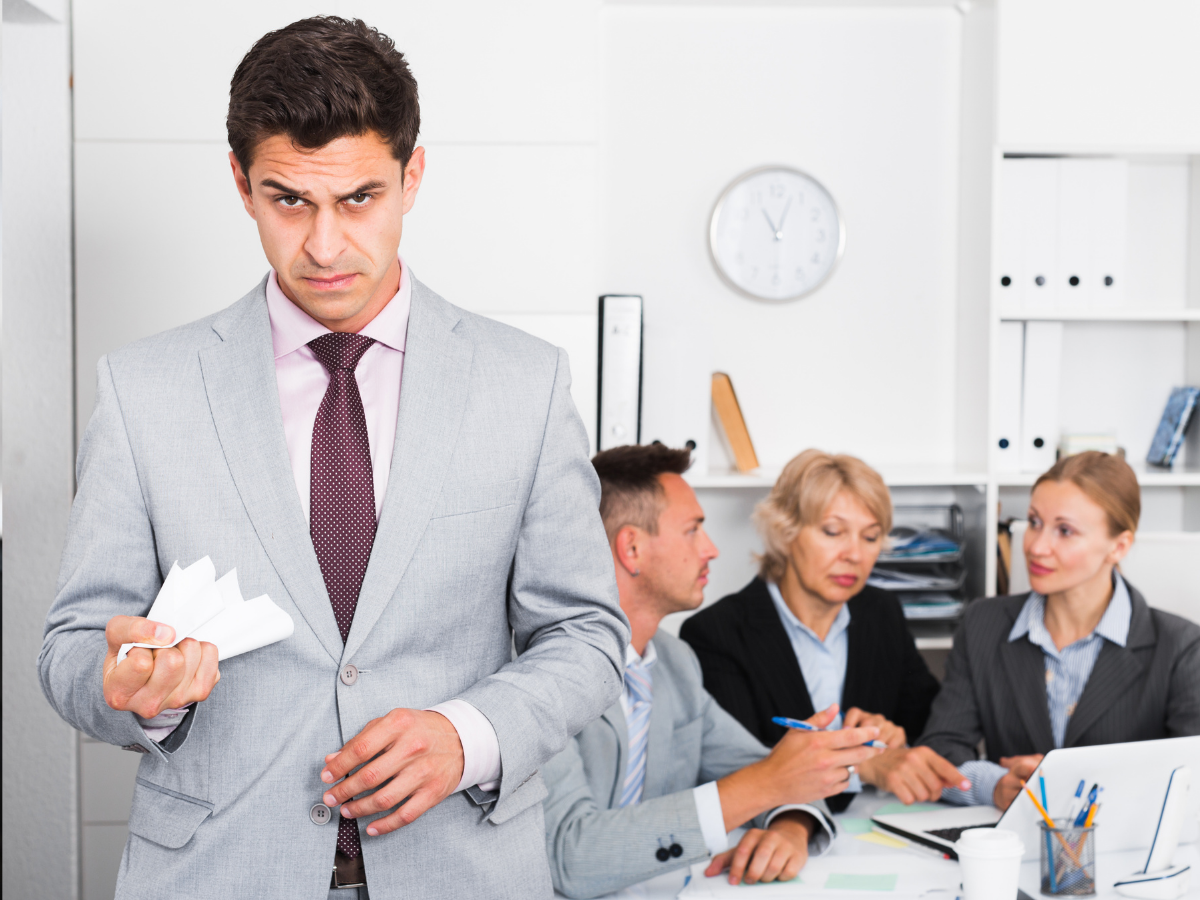 ऑफिस में मैनेजर से भिड़ना सही या गलत? जानें क्या कहता है नया लेबर कोड - Photo Gallery