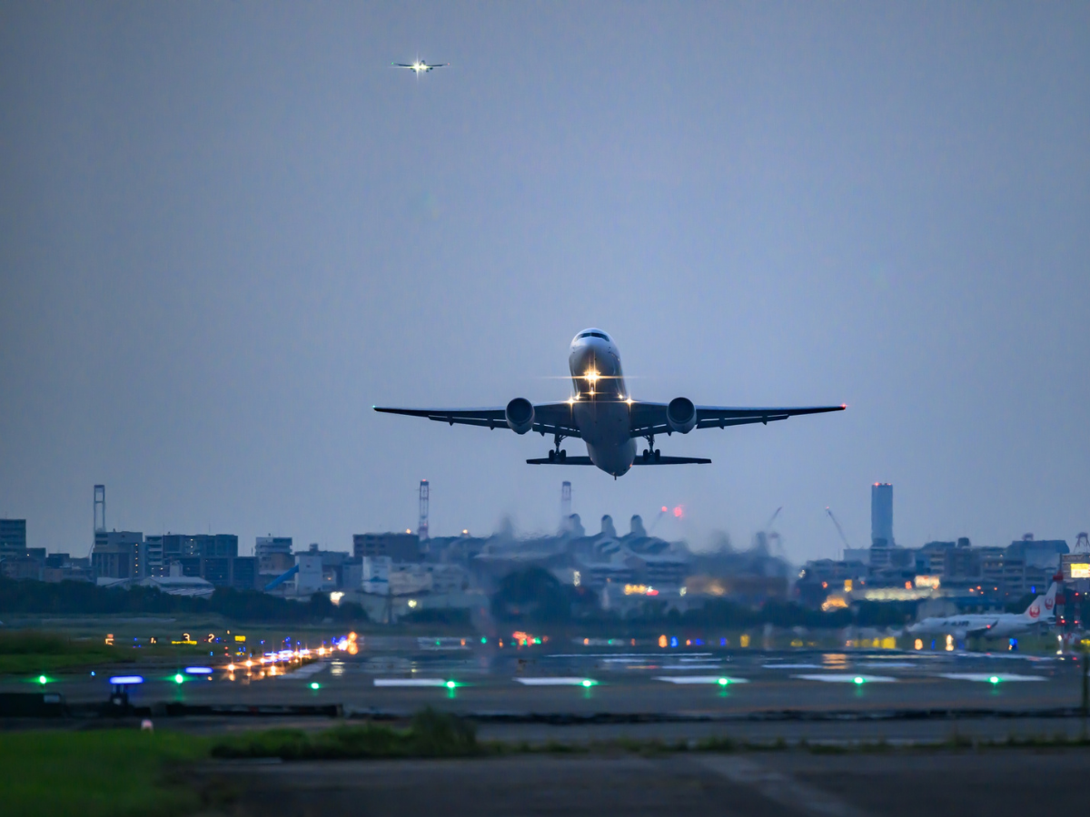 इंडिगो की दिल्ली-मैनचेस्टर फ्लाइट को 7 घंटे बाद बीच आसमान से लेना पड़ा मिड-एयर यू-टर्न - Photo Gallery