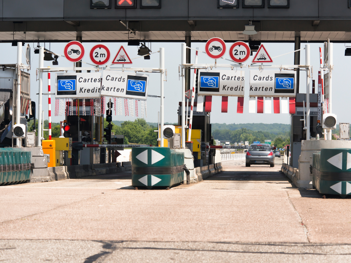 FASTag यूजर्स के लिए अलर्ट, 1 अप्रैल से महंगा होगा पास; आज आखिरी दिन - Photo Gallery