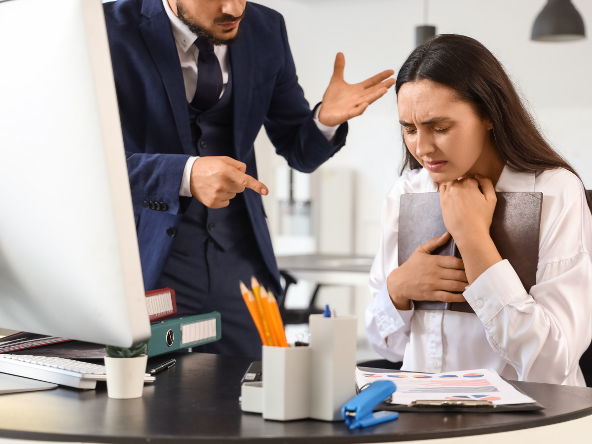 ऑफिस में मैनेजर से भिड़ना सही या गलत? जानें क्या कहता है नया लेबर कोड - Photo Gallery