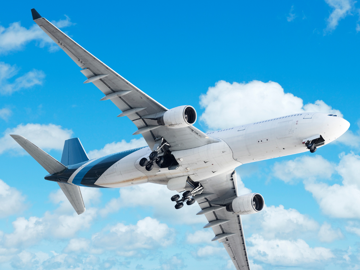 इंडिगो की दिल्ली-मैनचेस्टर फ्लाइट को 7 घंटे बाद बीच आसमान से लेना पड़ा मिड-एयर यू-टर्न - Photo Gallery