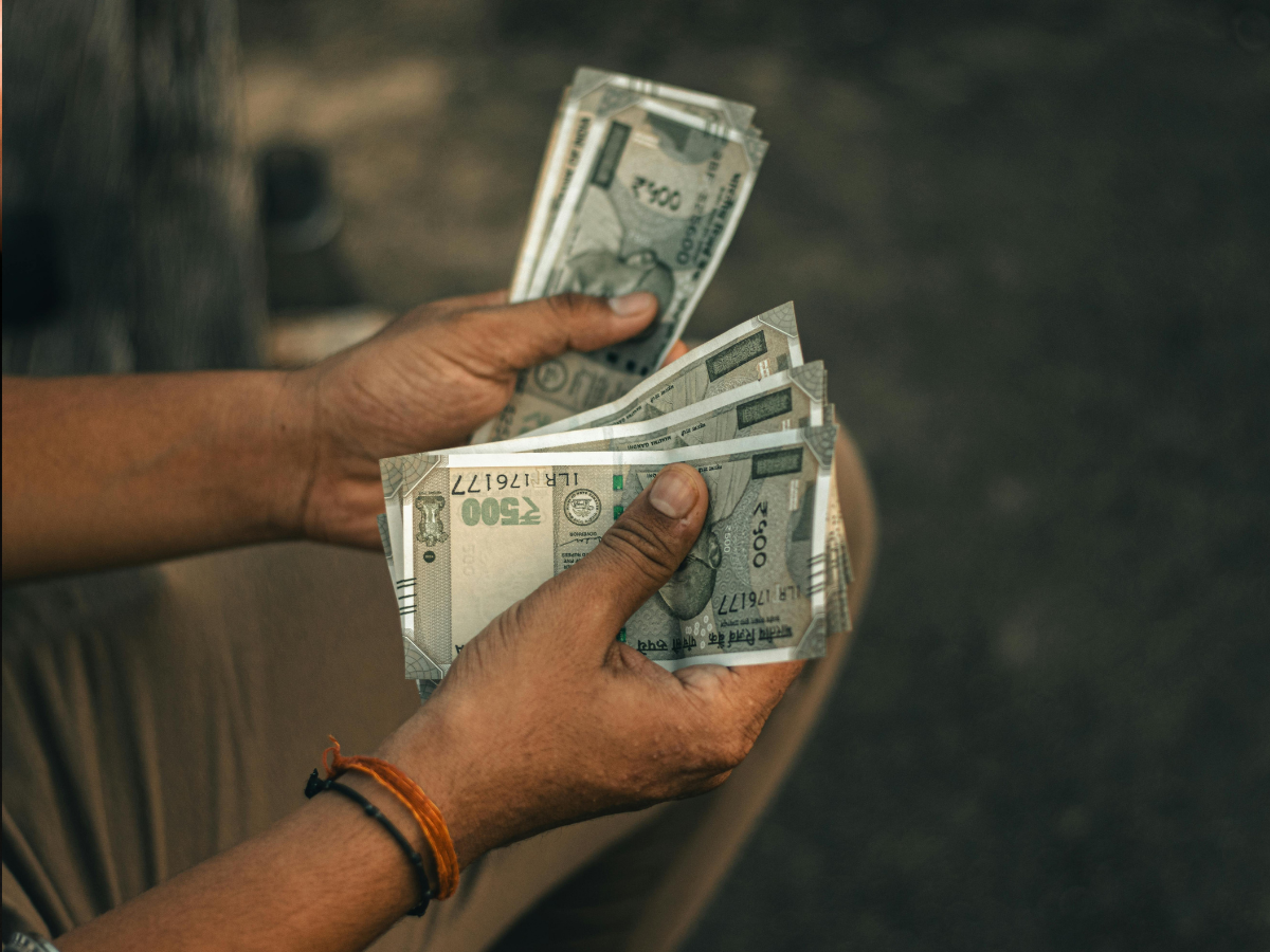 लाइन में लगने की जरूरत खत्म! मोबाइल से ऐसे देखें EPF पासबुक - Photo Gallery