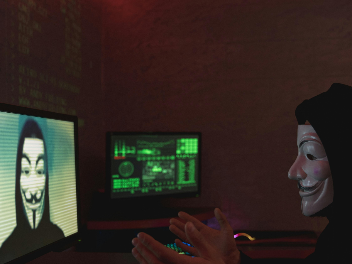 Cybercrime India: भारत बना स्कैमर्स का ‘गोल्डन मार्केट’! साइबर क्राइम के मामले में दूसरे नंबर पर; जानें टॉप 3 में कौन-कौन? - Photo Gallery