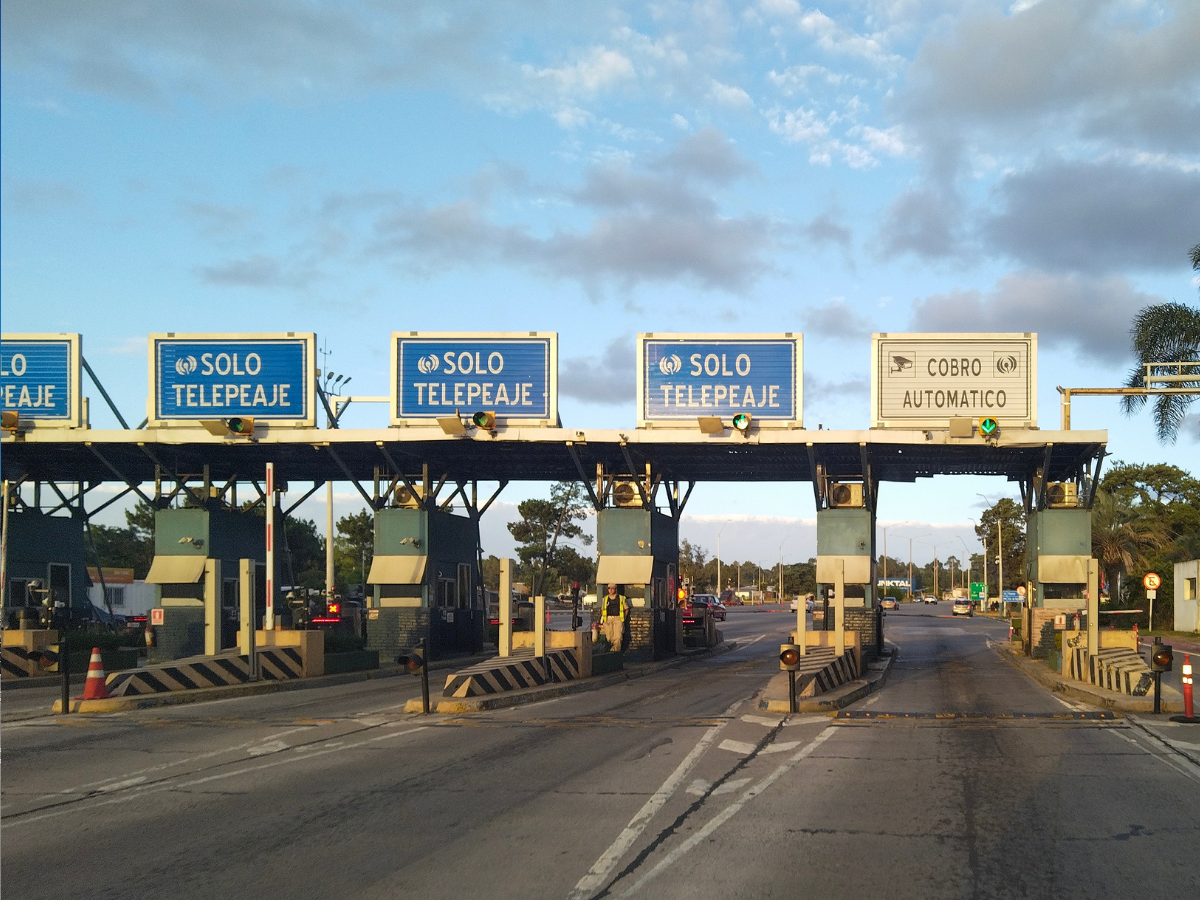 FASTag यूजर्स के लिए अलर्ट, 1 अप्रैल से महंगा होगा पास; आज आखिरी दिन - Photo Gallery