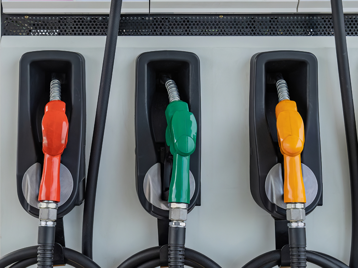 पेट्रोल-डीजल महंगा? फ्यूल क्रेडिट कार्ड से हर साल बचा सकते हैं हजारों रुपये! समझें कैसे - Photo Gallery