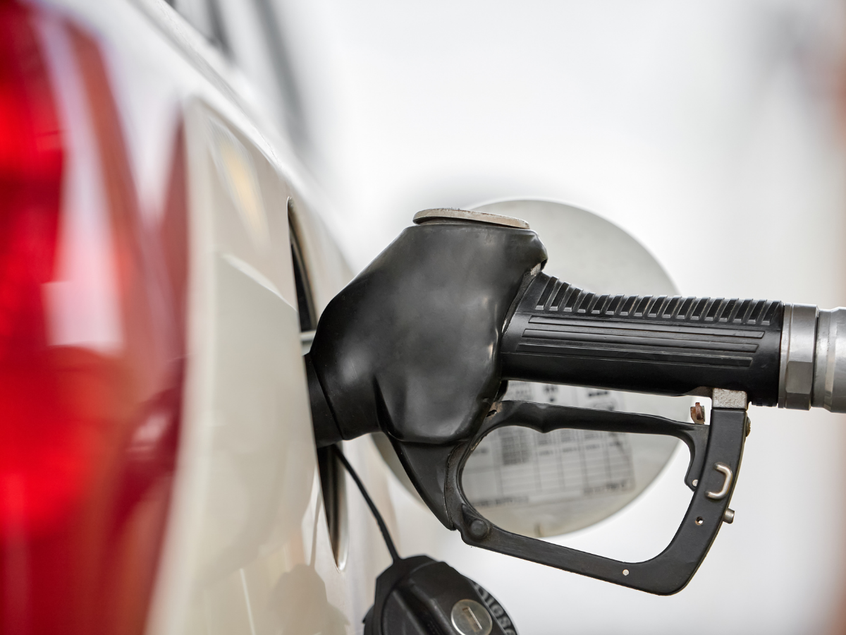 जंग का असर जेब पर! इंडस्ट्रियल डीजल के दामों में उछाल, आम आदमी पर पड़ेगा असर - Photo Gallery