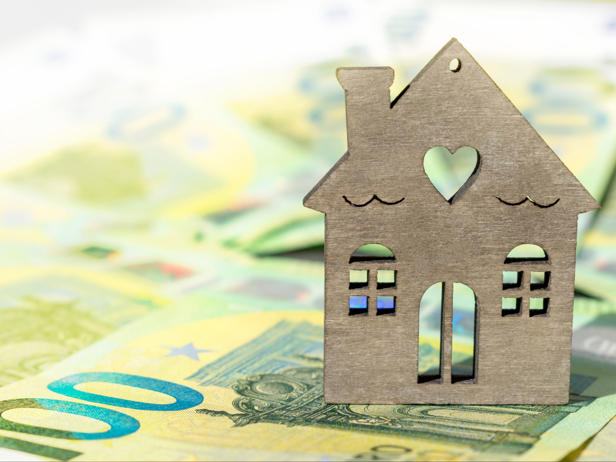 घर पुराना तो टैक्स आधा, नगर निगम का बड़ा ऐलान! जानें मकान मालिकों को कैसे मिलेगा फायदा? - Photo Gallery