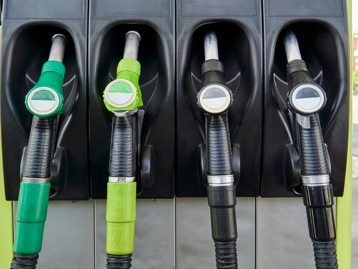 जंग का असर जेब पर! इंडस्ट्रियल डीजल के दामों में उछाल, आम आदमी पर पड़ेगा असर - Photo Gallery