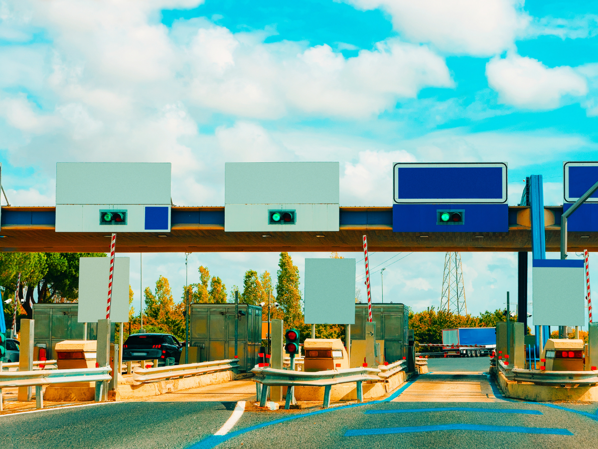 FASTag यूजर्स के लिए अलर्ट, 1 अप्रैल से महंगा होगा पास; आज आखिरी दिन - Photo Gallery